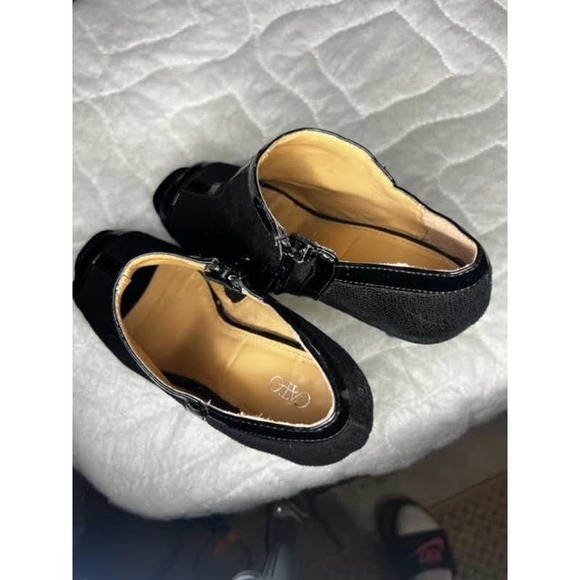 CATO Black Heels Open Toe Bootie Faux Suede Textured Heel Side Zip Sz. 7 - Picture 7 of 9